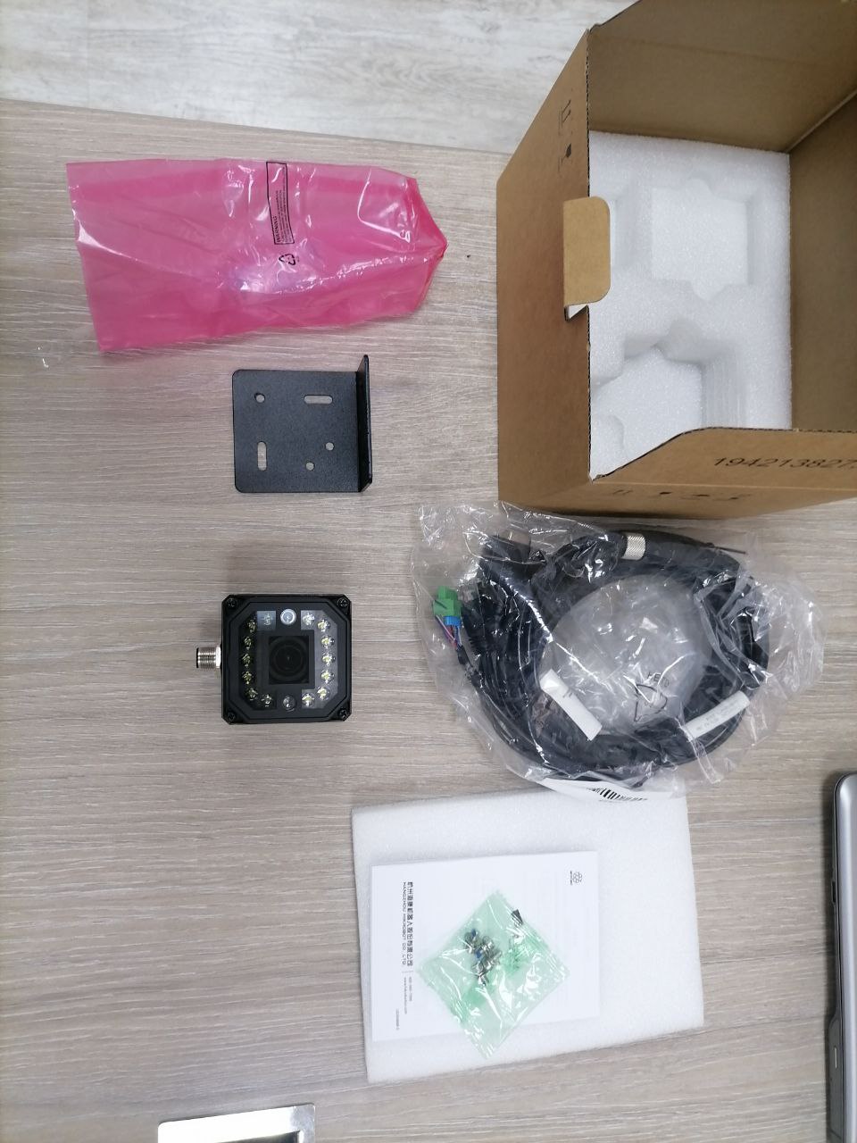 Промышленная камера Hikrobot ID3013PM (MV-ID3013PM-06M-KIT)